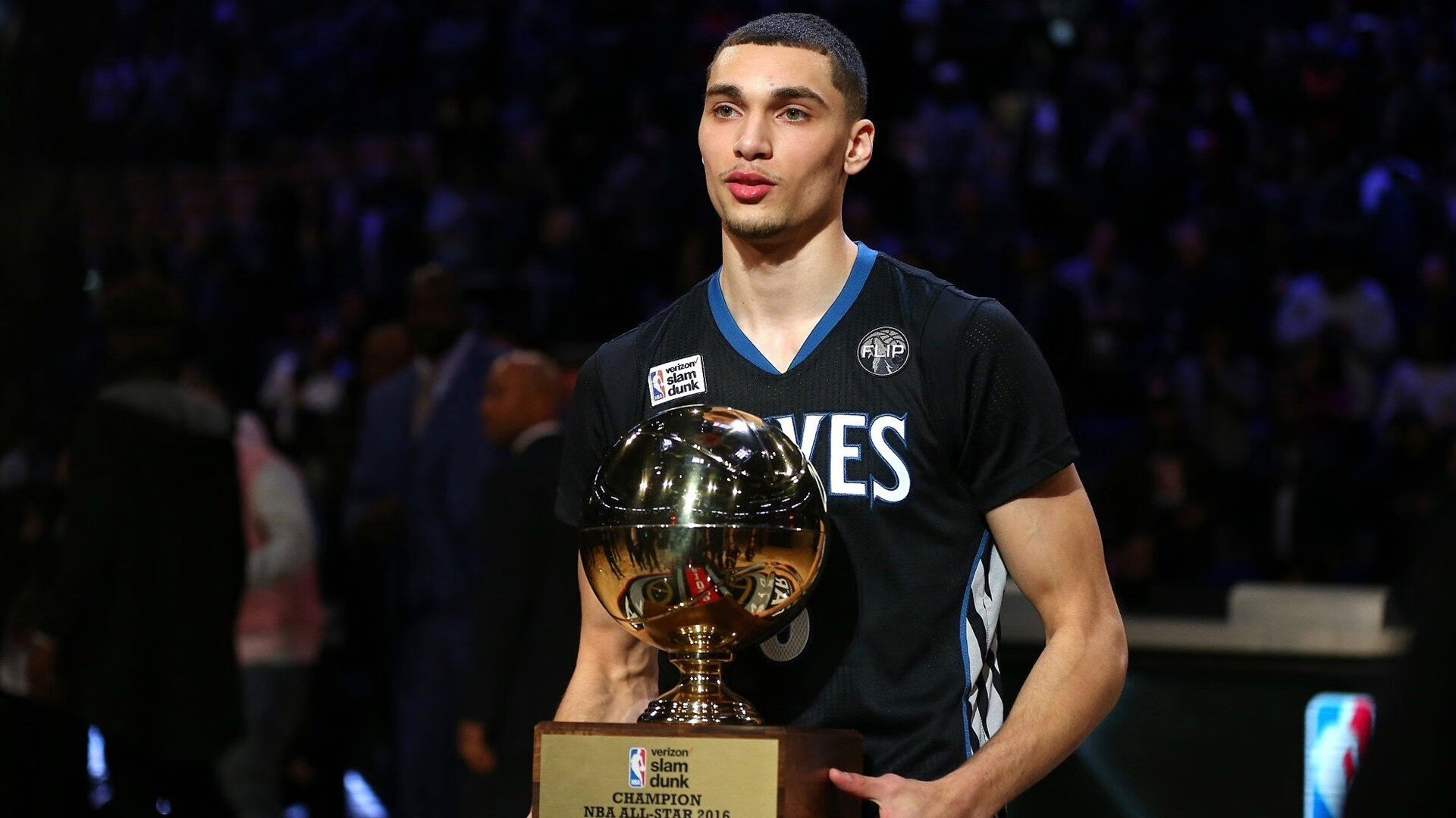 九游世界杯2026-独步巅峰,阿尔瓦雷斯NBA总决赛之夜的孤胆英雄
